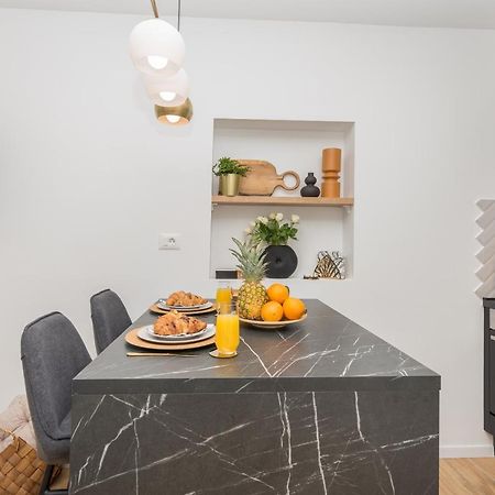Studio Apartment Bianco, Near Beach, Free Parking, Wi-Fi Makarska Exterior photo