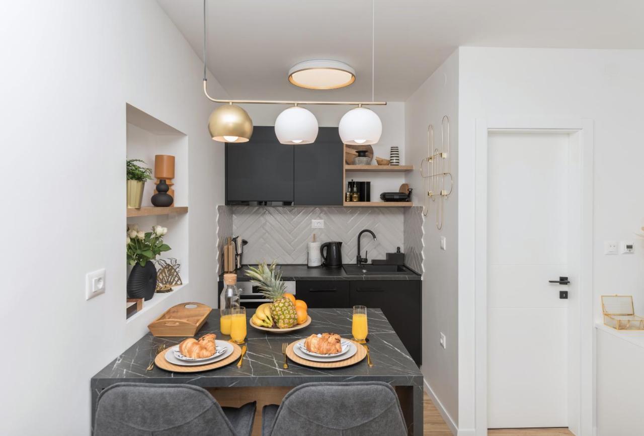 Studio Apartment Bianco, Near Beach, Free Parking, Wi-Fi Makarska Exterior photo